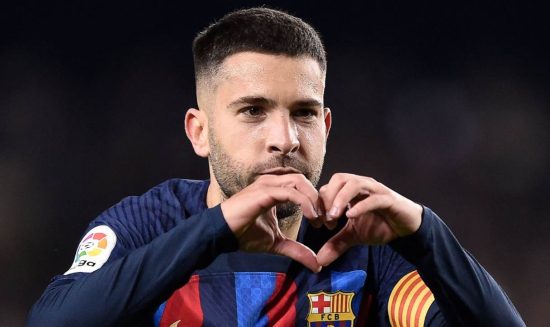 Số áo Jordi Alba thi đấu cho Barca là số mấy?