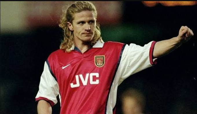 Số áo Petit đã đem đến cơ hội giành được chức vô địch Premier League và FA Cup với đội bóng London
